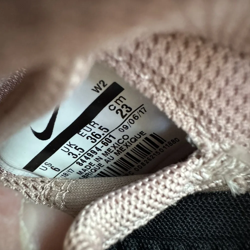 Womens Nike Roshe One Particle Pink Athletic Running Sneakers Shoes Size 6 M GUC